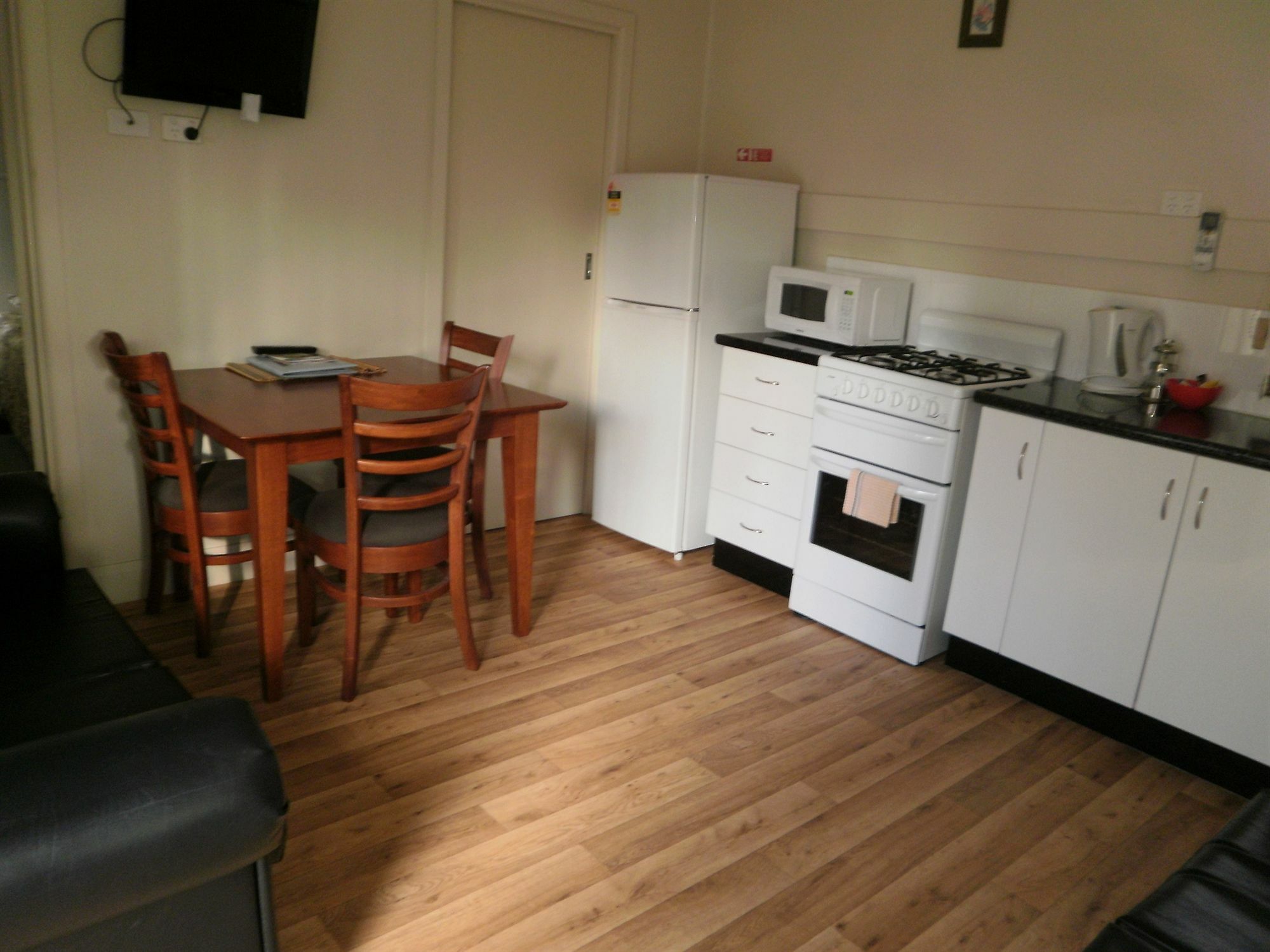 לייקס אינטרנס Kickback Cottages מראה חיצוני תמונה