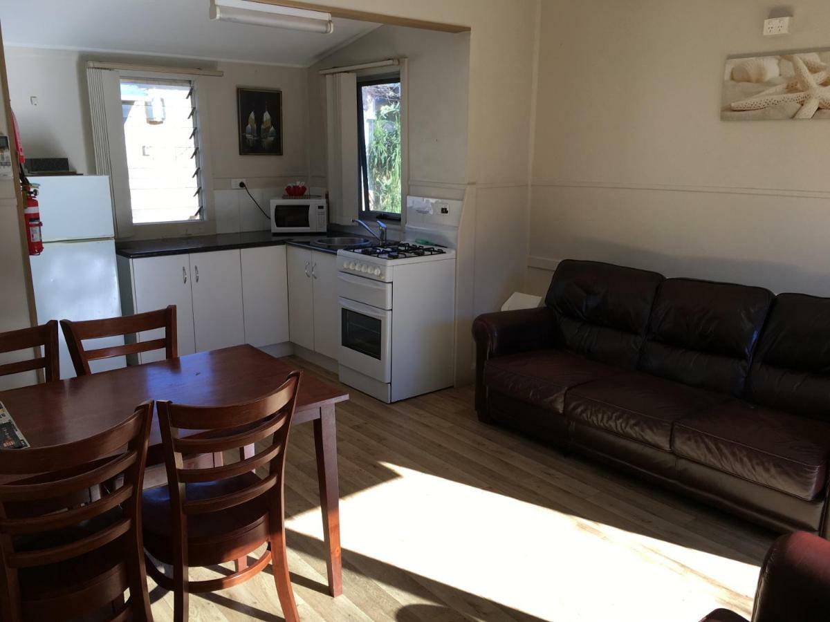 לייקס אינטרנס Kickback Cottages מראה חיצוני תמונה