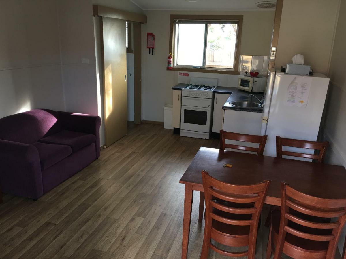 לייקס אינטרנס Kickback Cottages מראה חיצוני תמונה
