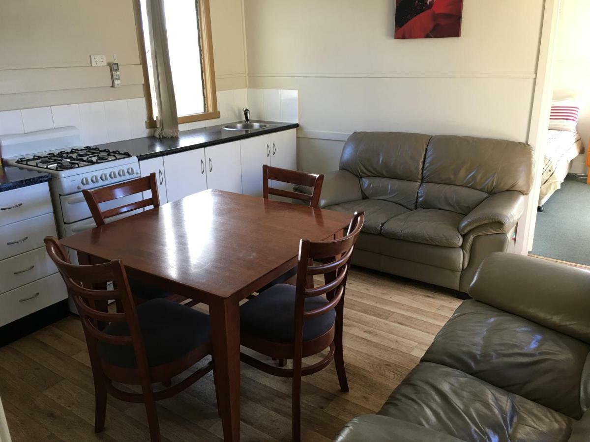 לייקס אינטרנס Kickback Cottages מראה חיצוני תמונה