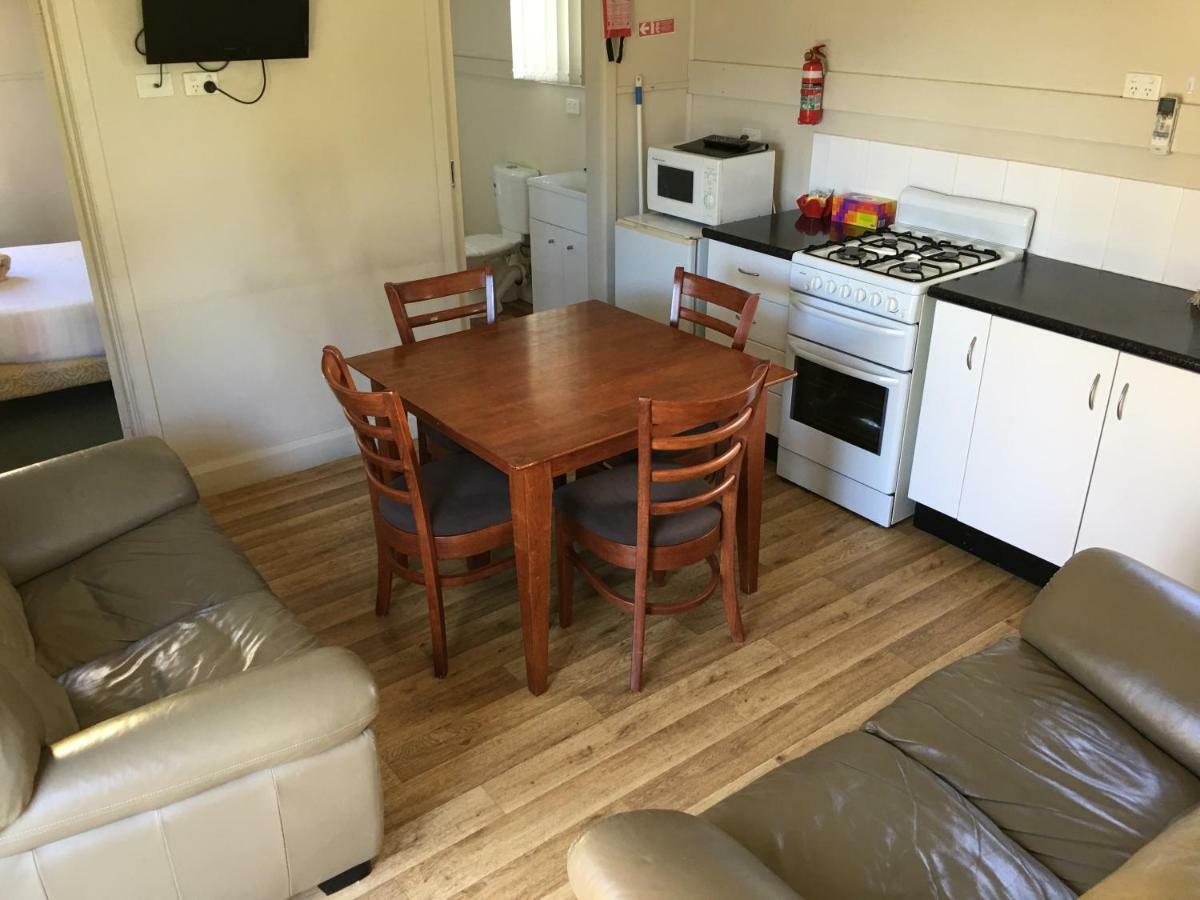 לייקס אינטרנס Kickback Cottages מראה חיצוני תמונה